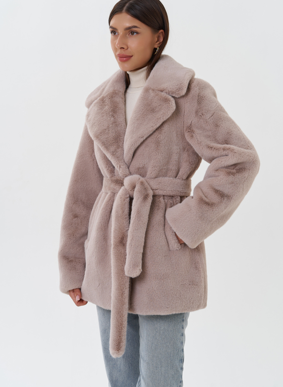 Женский пуховик из эко меха с манишкой