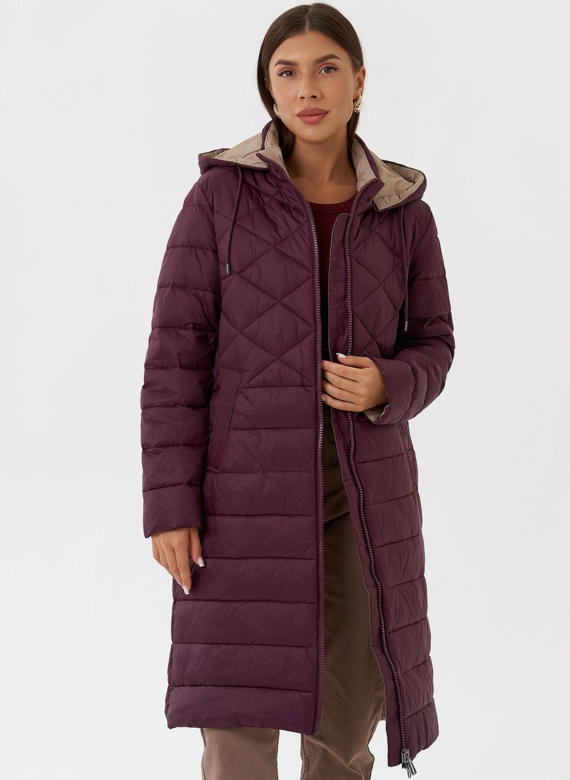 Стеганый пуховик бордового цвета с капюшоном фото
