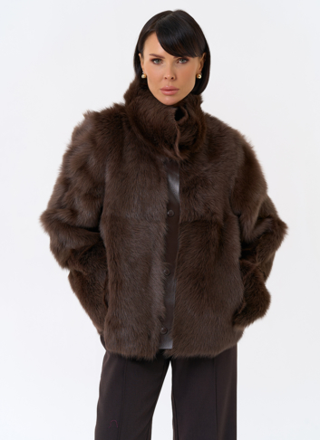 Женская короткая дубленка с воротником стойкой Женская короткая дубленка с воротником стойкой