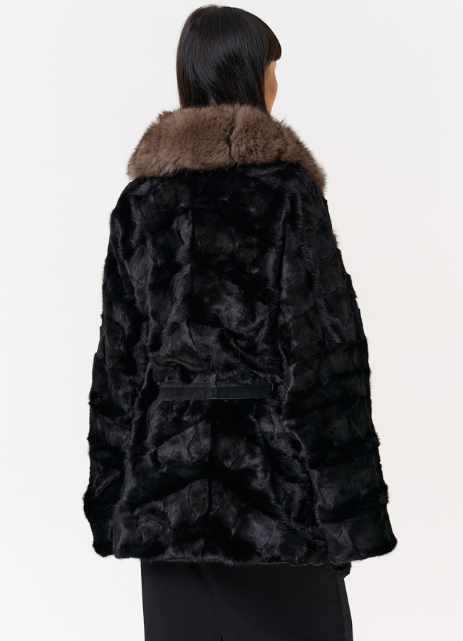 фото Женская шуба из меха норки  воротником из меха песца модель № 31486