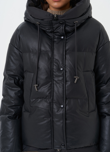 Утепленная куртка с капюшоном