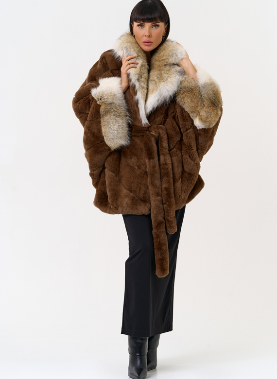 Шуба из кролика с отделкой из меха койота