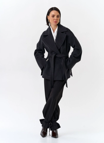 Женское укороченное пальто с английским воротником фото
