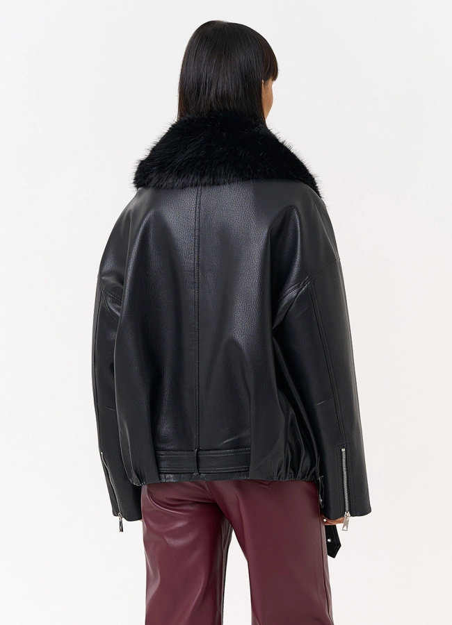 фото Женская утепленная куртка из эко кожи черного цвета модель № 30708