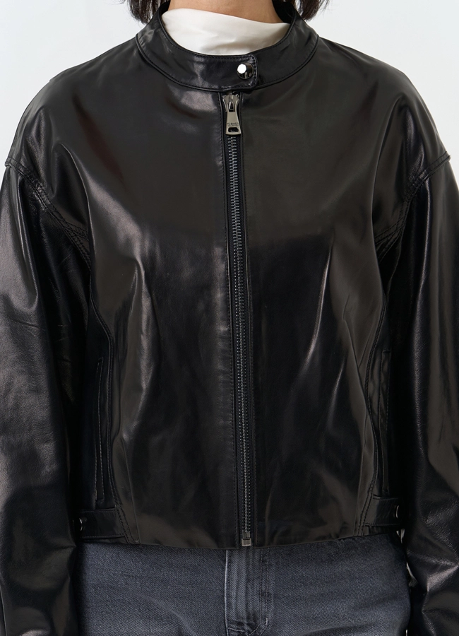 Женская короткая куртка из натуральной кожи  модель № 32530 универмаг малина