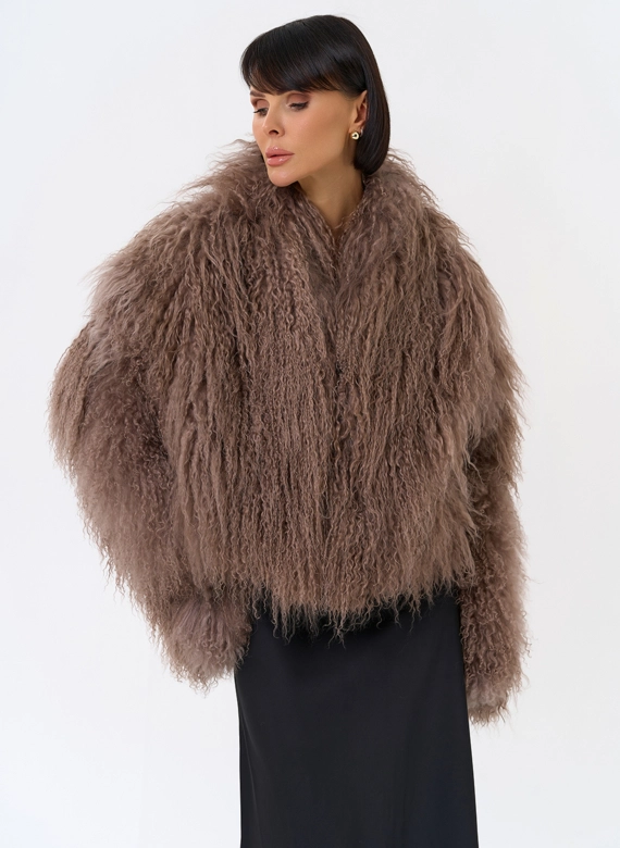 Короткая шуба из ламы